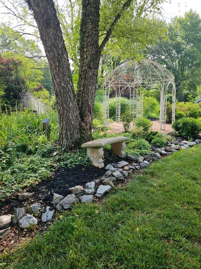 Winridge Manor Bed & Breakfast Madison Heights Bagian luar foto