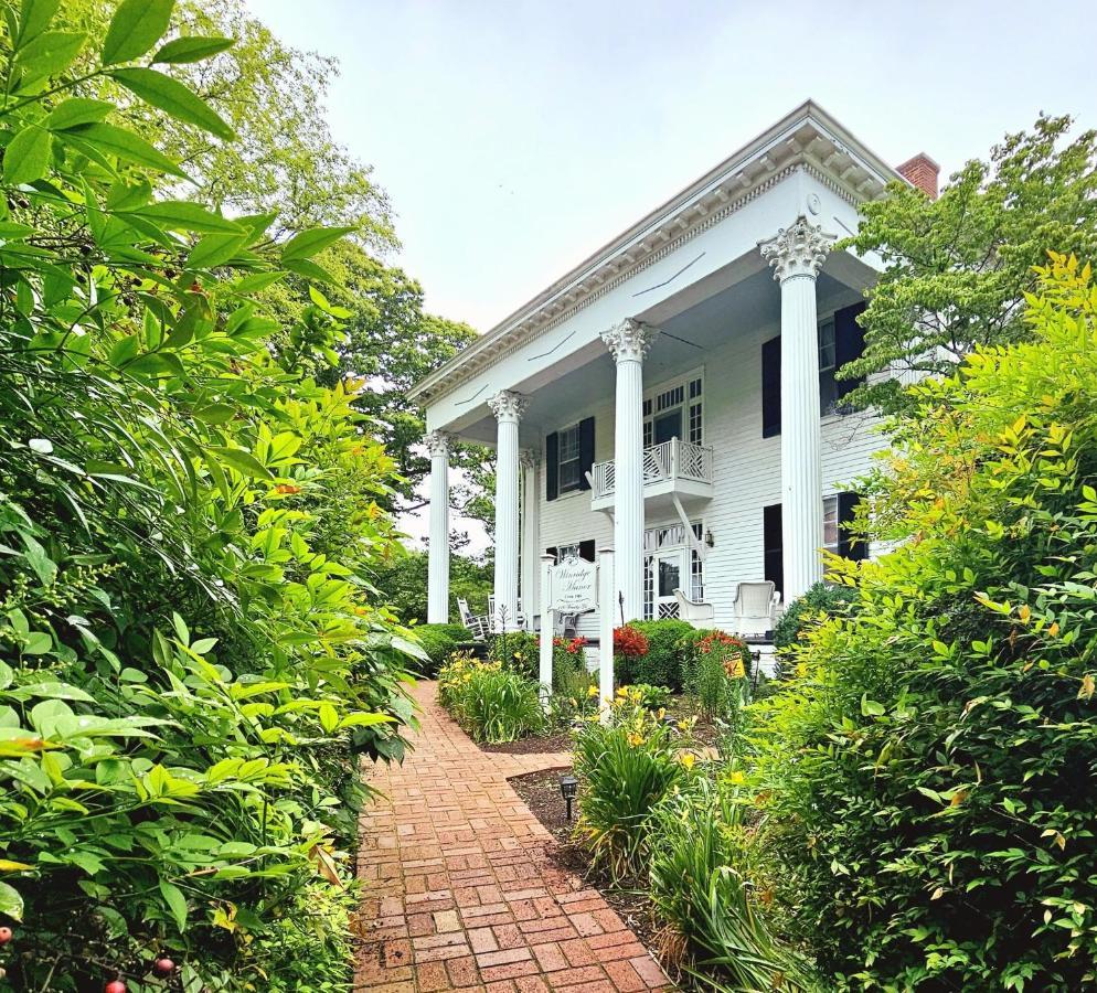 Winridge Manor Bed & Breakfast Madison Heights Bagian luar foto